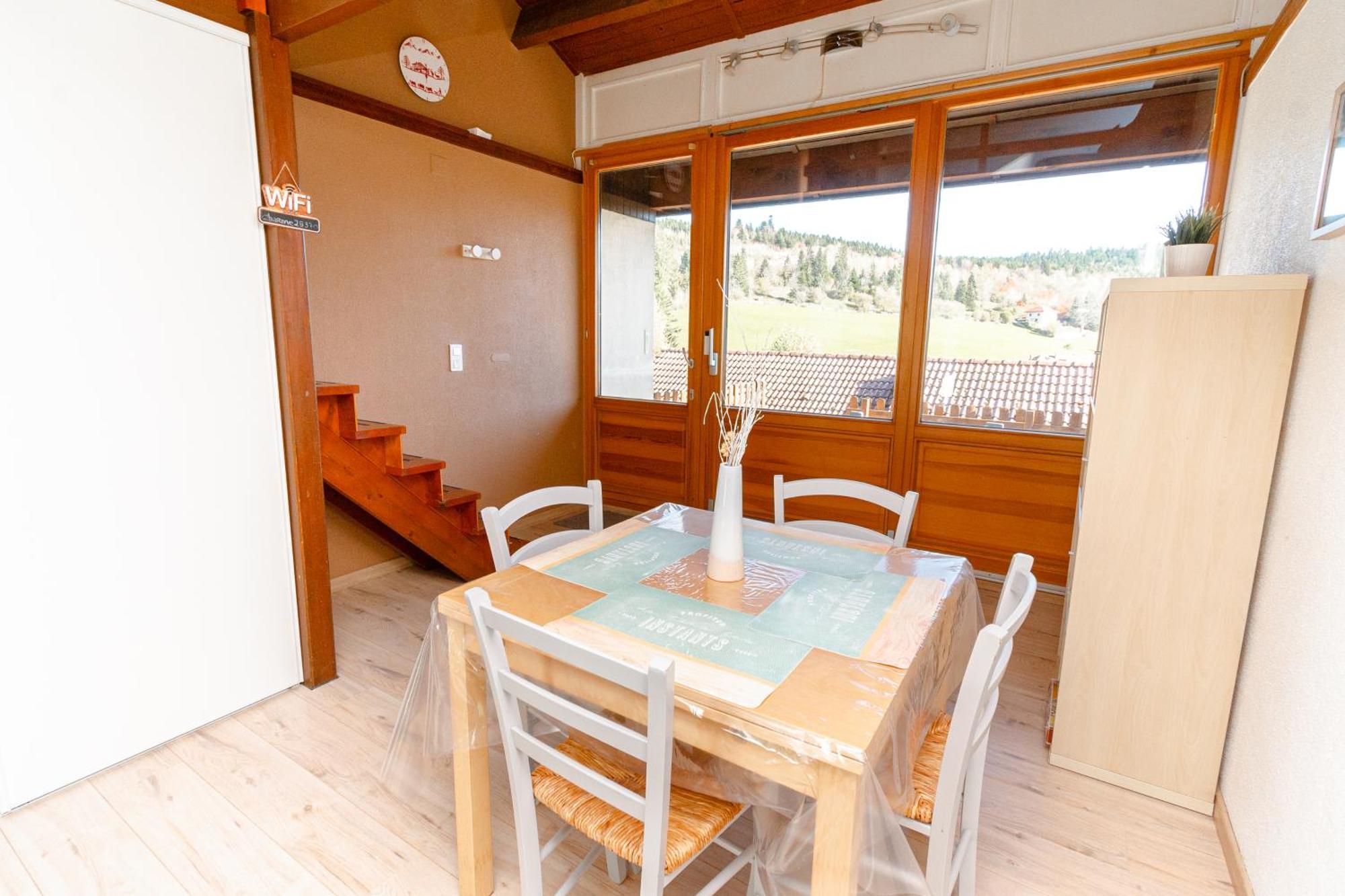 Terrasse Des Monts - Duplex Independant De Charme Les Hopitaux-Neufs Exterior foto